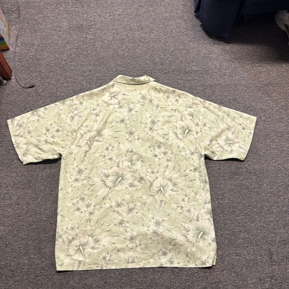 Tommy Bahama Men’s Silk Button Down Shirt Size L - Picture 3 of 3